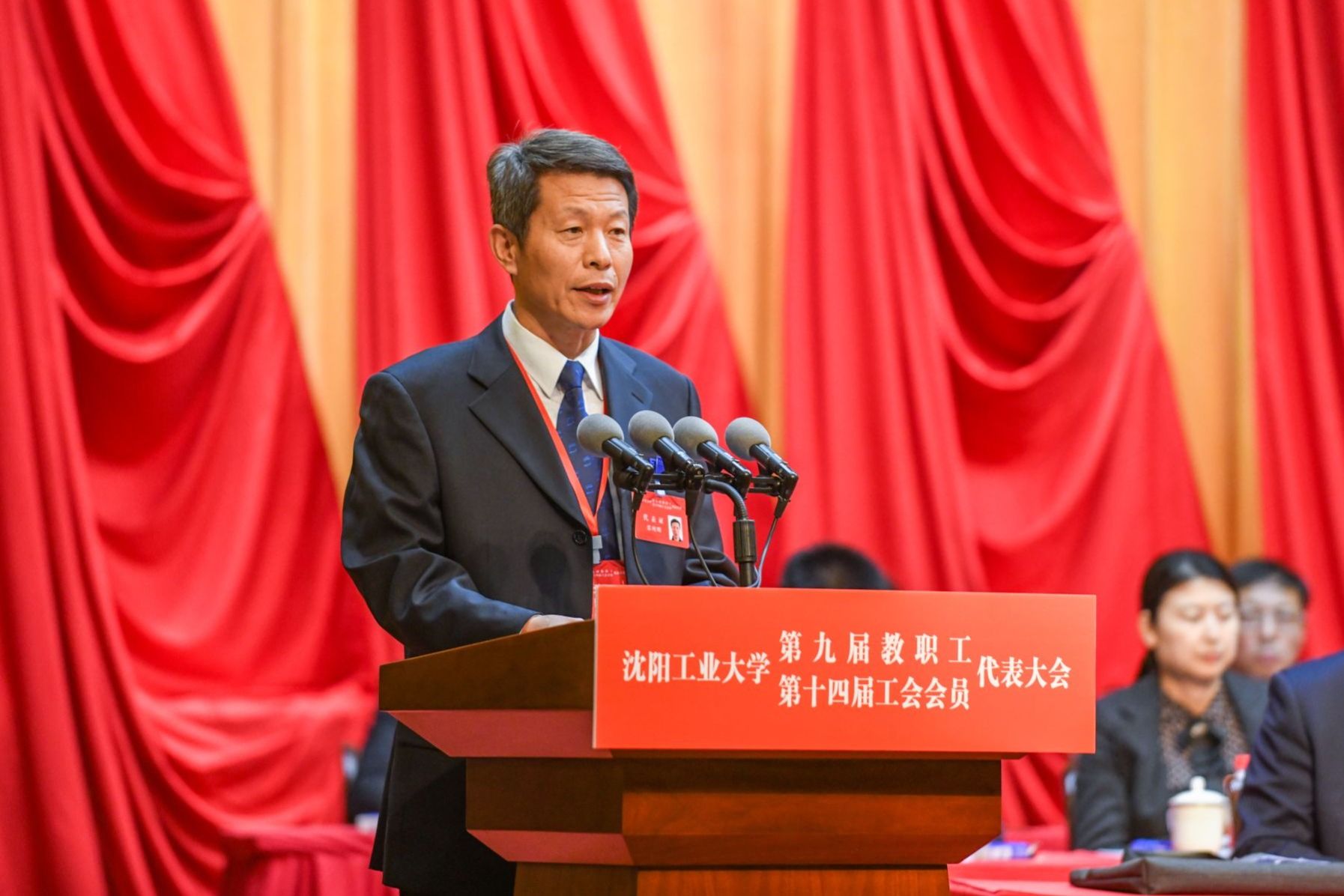 新疆雪豹客场奋力作战，赢得关键胜利
