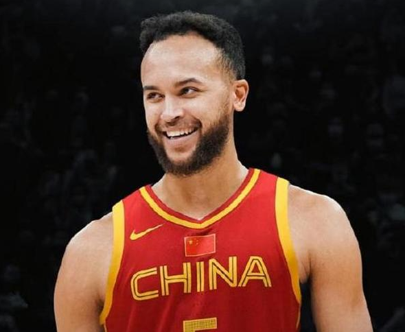 包含球员突破职业生涯新高，备受球迷瞩目的词条
